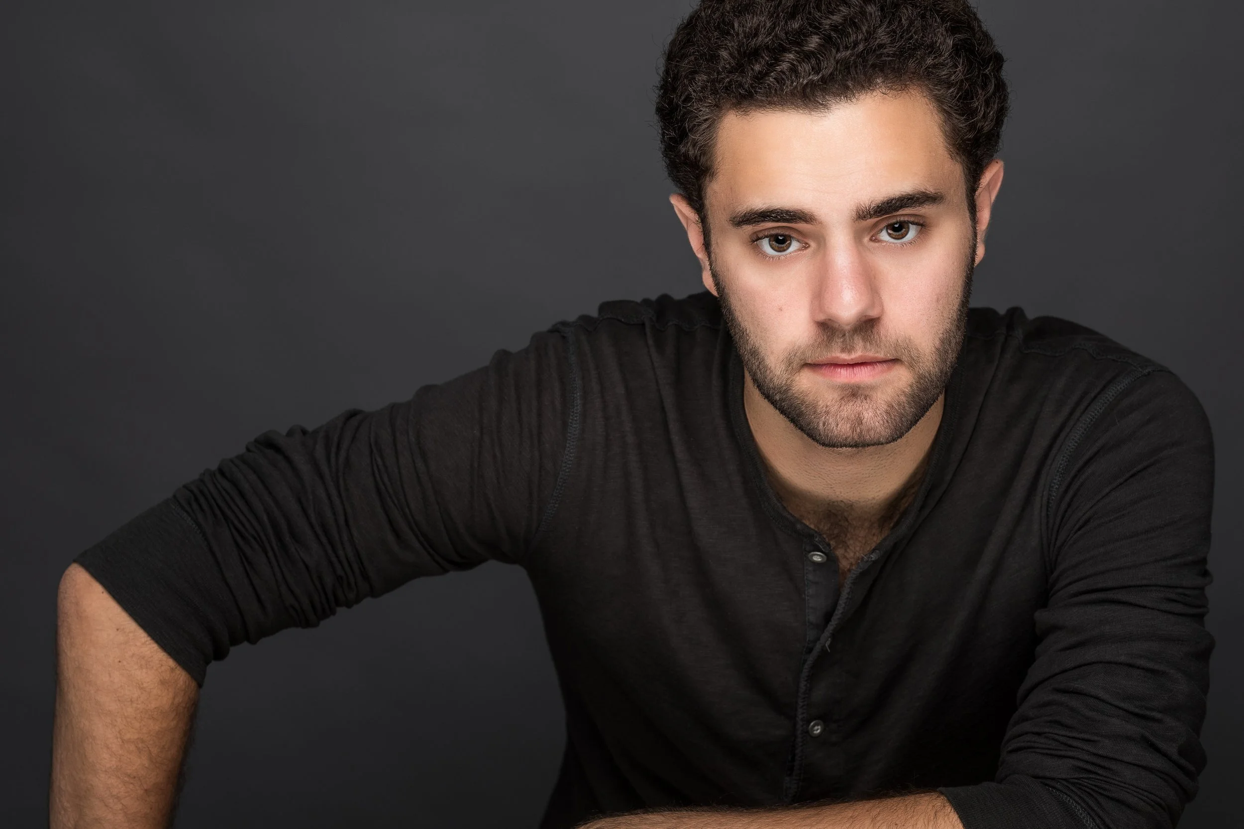 Elliot White Headshot 01.jpg