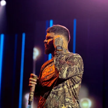 Farruko pospone concierto online y explica los motivos