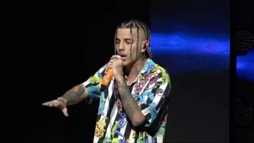 Rauw Alejandro llegó a medio millón de personas con su concierto virtual desde el Coliseo de Puerto Rico