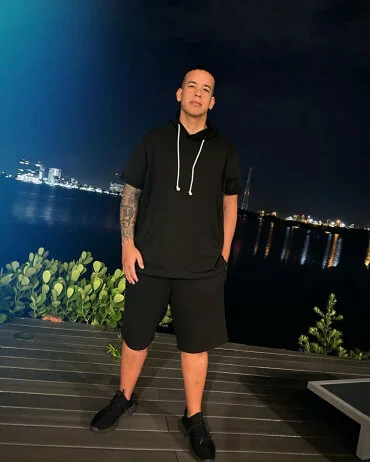 Daddy Yankee sorprende con nueva apariencia