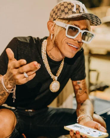 ¿Lalo Ebratt hará colaboración con Pharrell Williams?