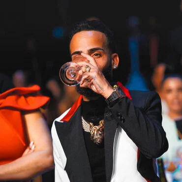 Arcangel recibe varios reconocimientos por la RIAA