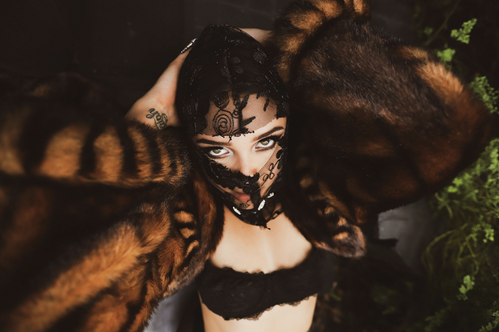Mariah Angeliq presenta su primer EP "Normal"