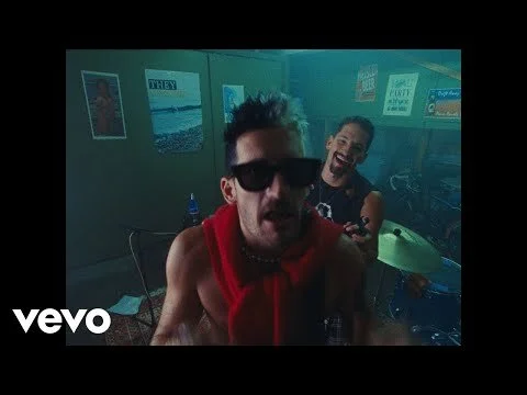 Mau Y Ricky - Papás (Video Oficial)