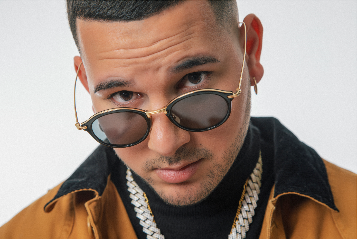 Cauty firma con Universal Music Latin Entertainment