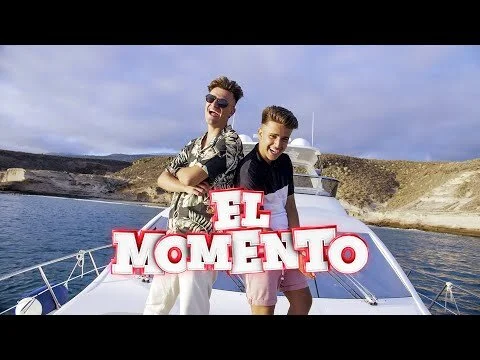 Adexe Y Nau - El Momento (Video Oficial)