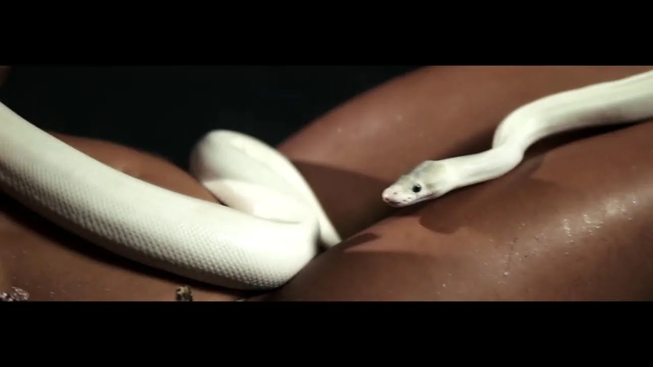 Yorella Ft. iZaak - Me Voy (Video Oficial)