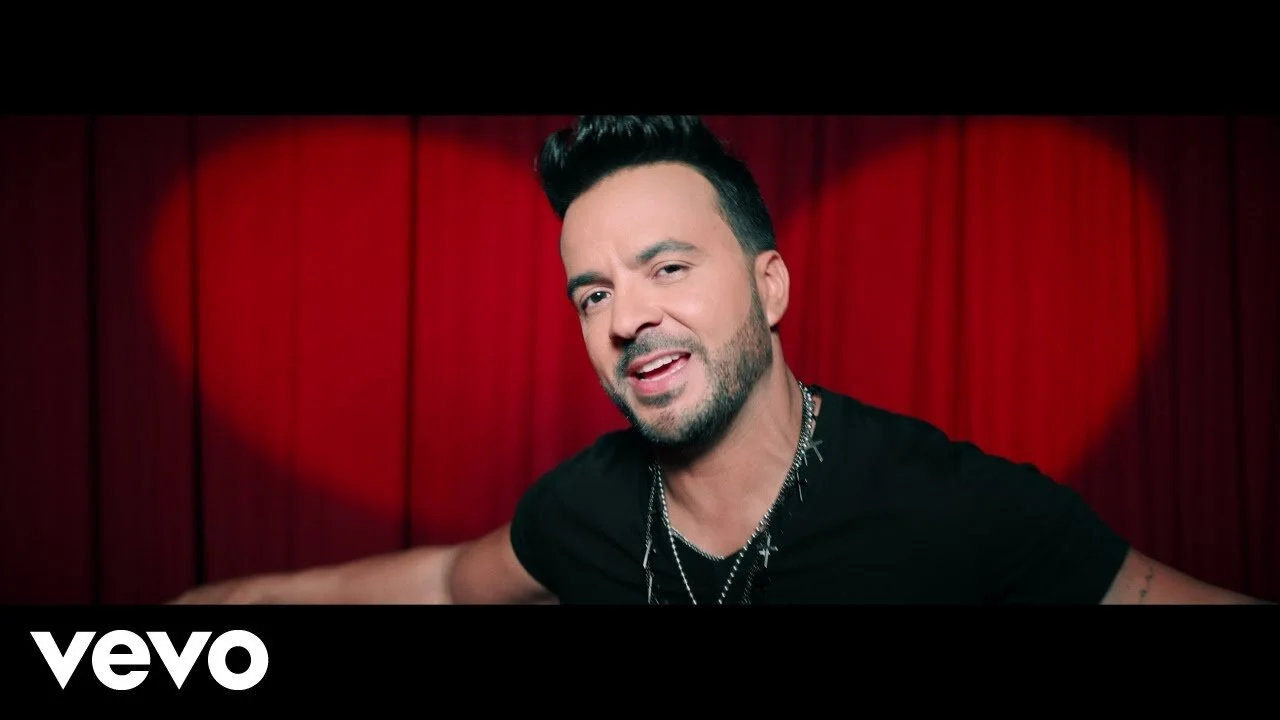 Luis Fonsi Ft. Farruko - Perfecta (Video Oficial)