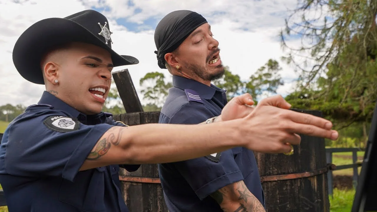 Kevvo Ft. J Balvin - Billetes Azules (Video Oficial)