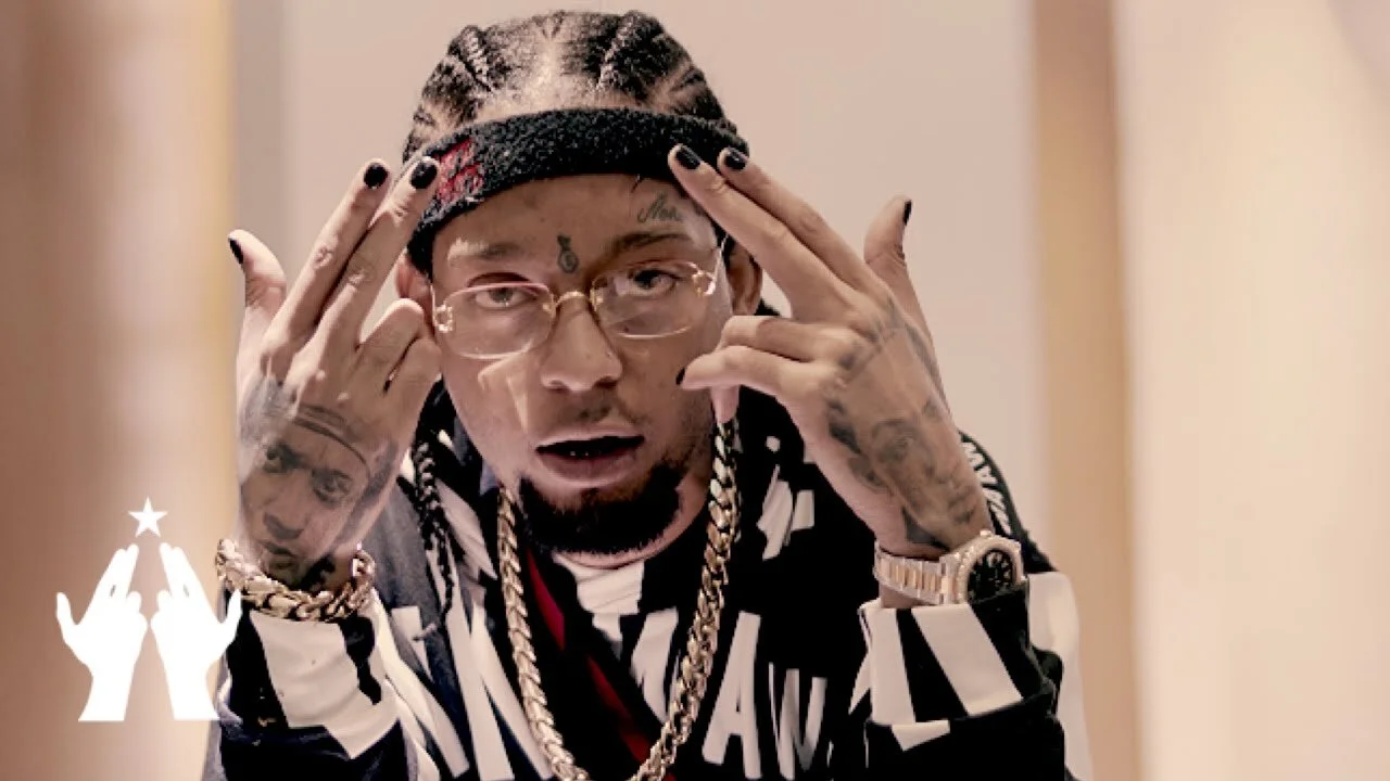 Rochy RD - Como Nene Con La Glock (Video Oficial)