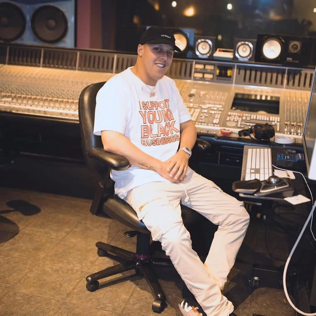 Gotay presenta estreno mundial del nuevo video musical "Tus Motetes" (Universal Latin)