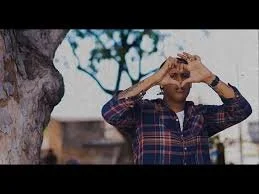 Luiyitox Ft. Quimico Ultra Mega, El Fecho RD – De Que Me Vale Negarlo ( Video Oficial)