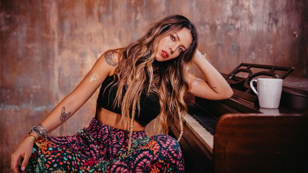 Pitizion presenta la versión piano de "La Diferente"