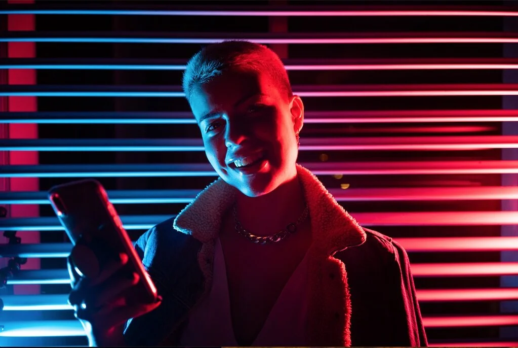 LA REVELACIÓN DEL POP URBANO ANNASOFIA PRESENTA SU NUEVO SENCILLO "LA PASAMOS BIEN"