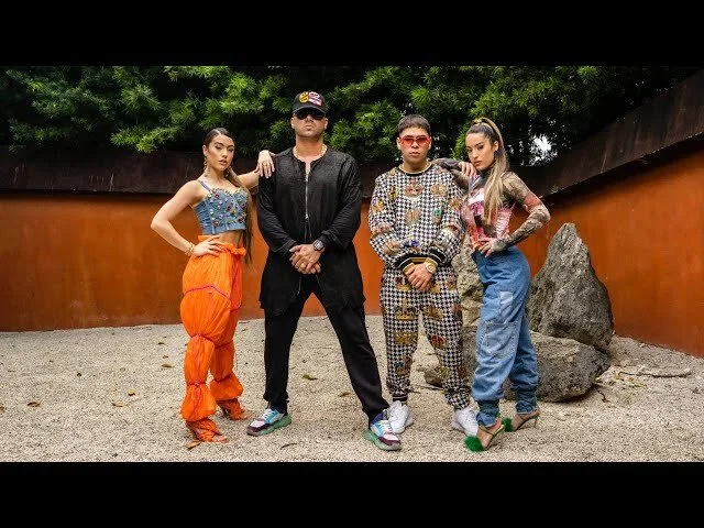 LAS VILLA, Wisin, KEVVO - El Tracatra (Video Oficial)