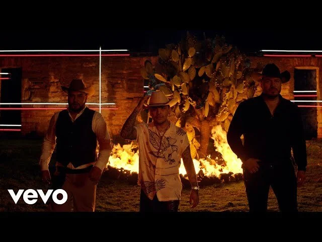 Christian Nodal Ft. Banda MS - La Sinvergüenza (Video Oficial)