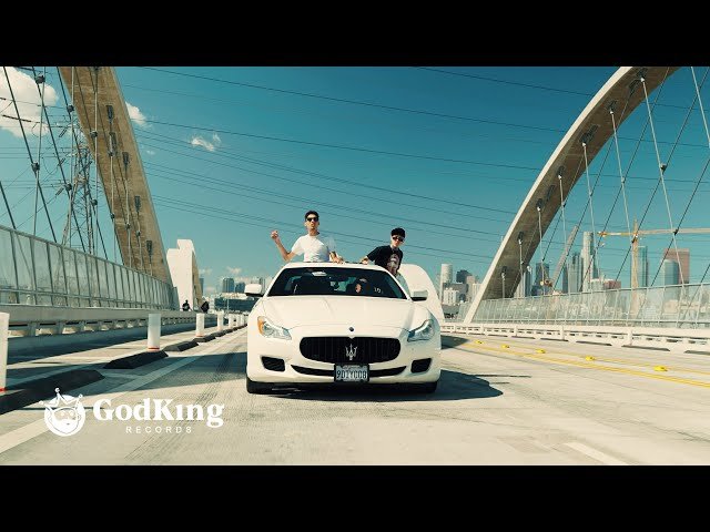 Polo Gonzalez y Adrián Gallardo - Y Me La Paso (Video Oficial)