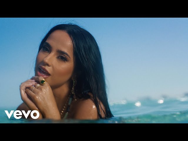 Becky G Ft. Omega - Arranca (Video Oficial)