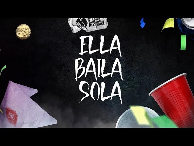Eslabón Armado y Peso Pluma - Ella Baila Sola (Video Lyrics)