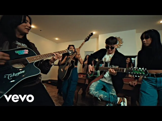 Conexión Divina y Gabito Ballesteros - Paso A Pasito (Video Oficial)