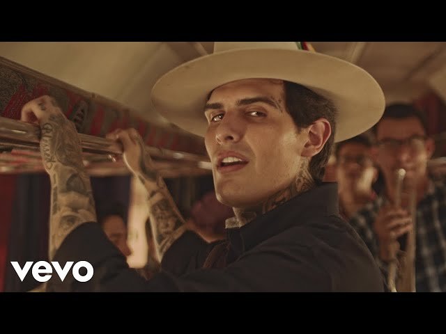 Adriel Favela - Me Vale Madre (Video Oficial)