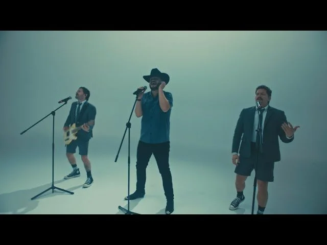 Mau y Ricky, Eden Muñoz - Vas a Destrozarme (Video Oficial)