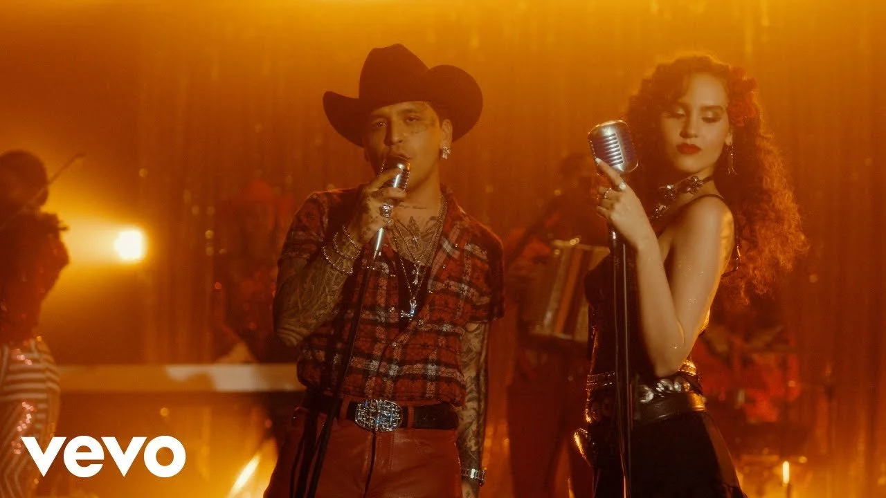 Christian Nodal, Estevie - Un Besito Mas (Video Oficial)