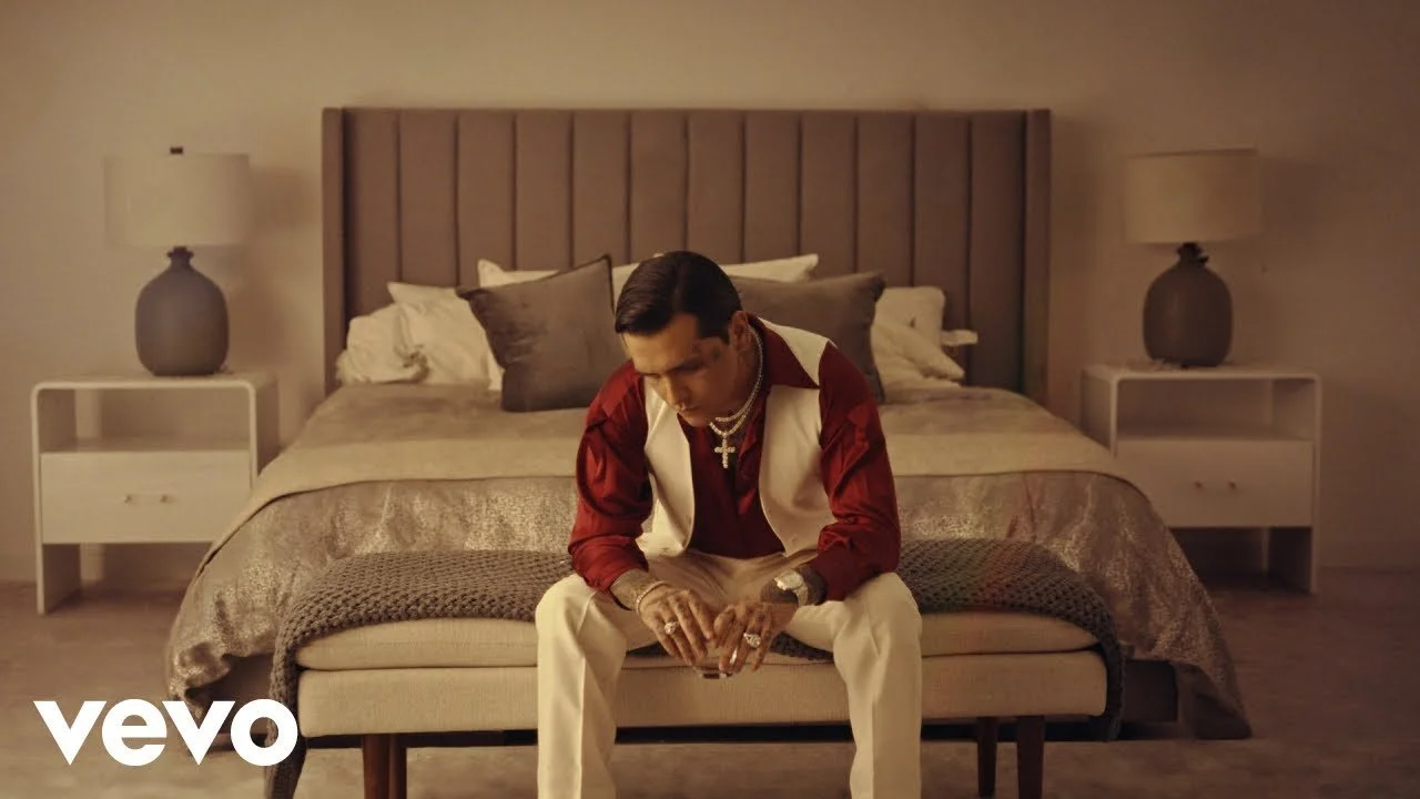 Christian Nodal - La Corazonada (Video Oficial)