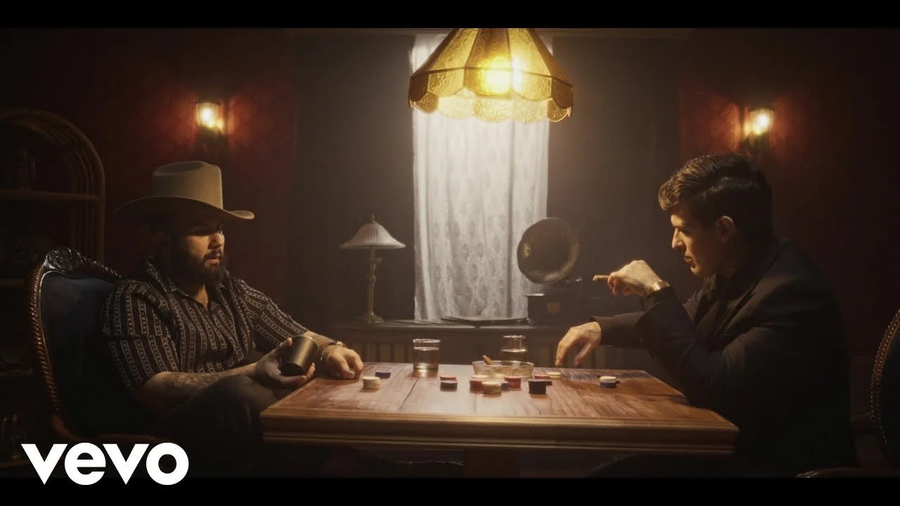 Adriel Favela, Carin Leon - Un 2X3 (Video Oficial)