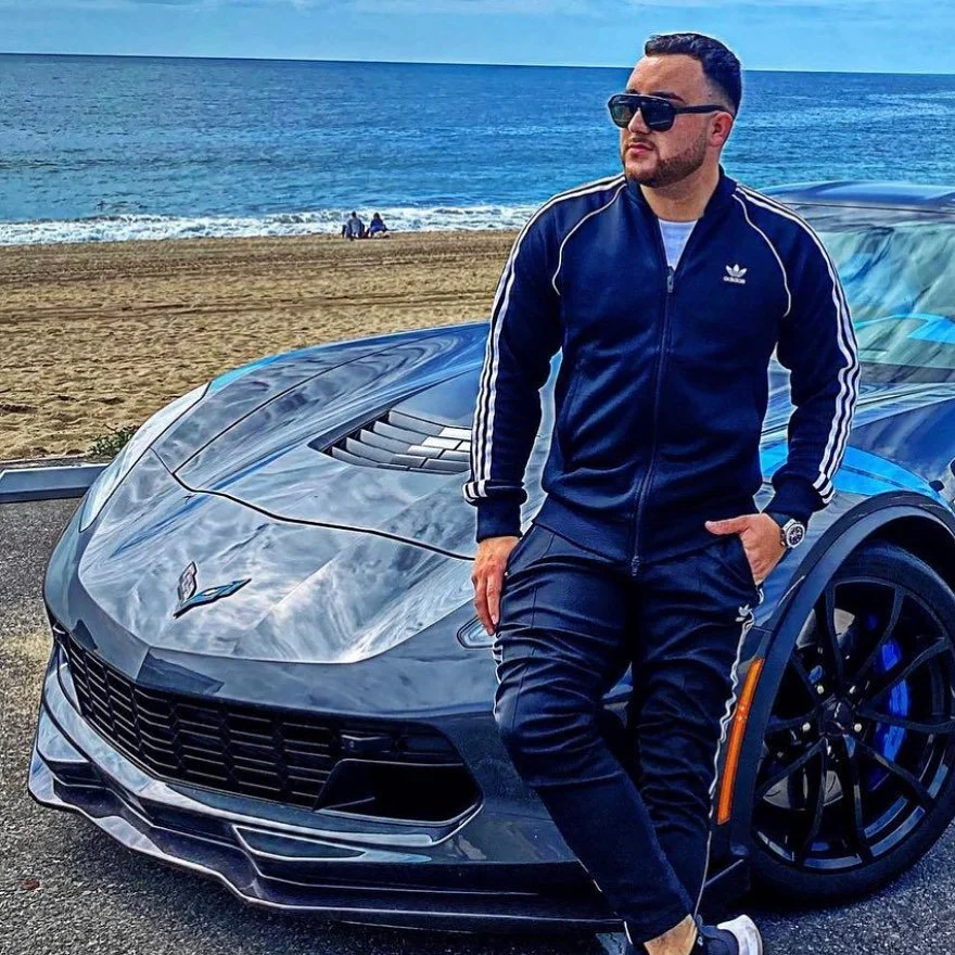 Kevin Ortiz estrenó la versión banda de su tema "En Qué Momento" — Quality Music Latino - Jarastyle 1 Kevin Ortiz estrenó la versión banda de su tema "En Qué Momento" — Quality Music Latino - Jarastyle