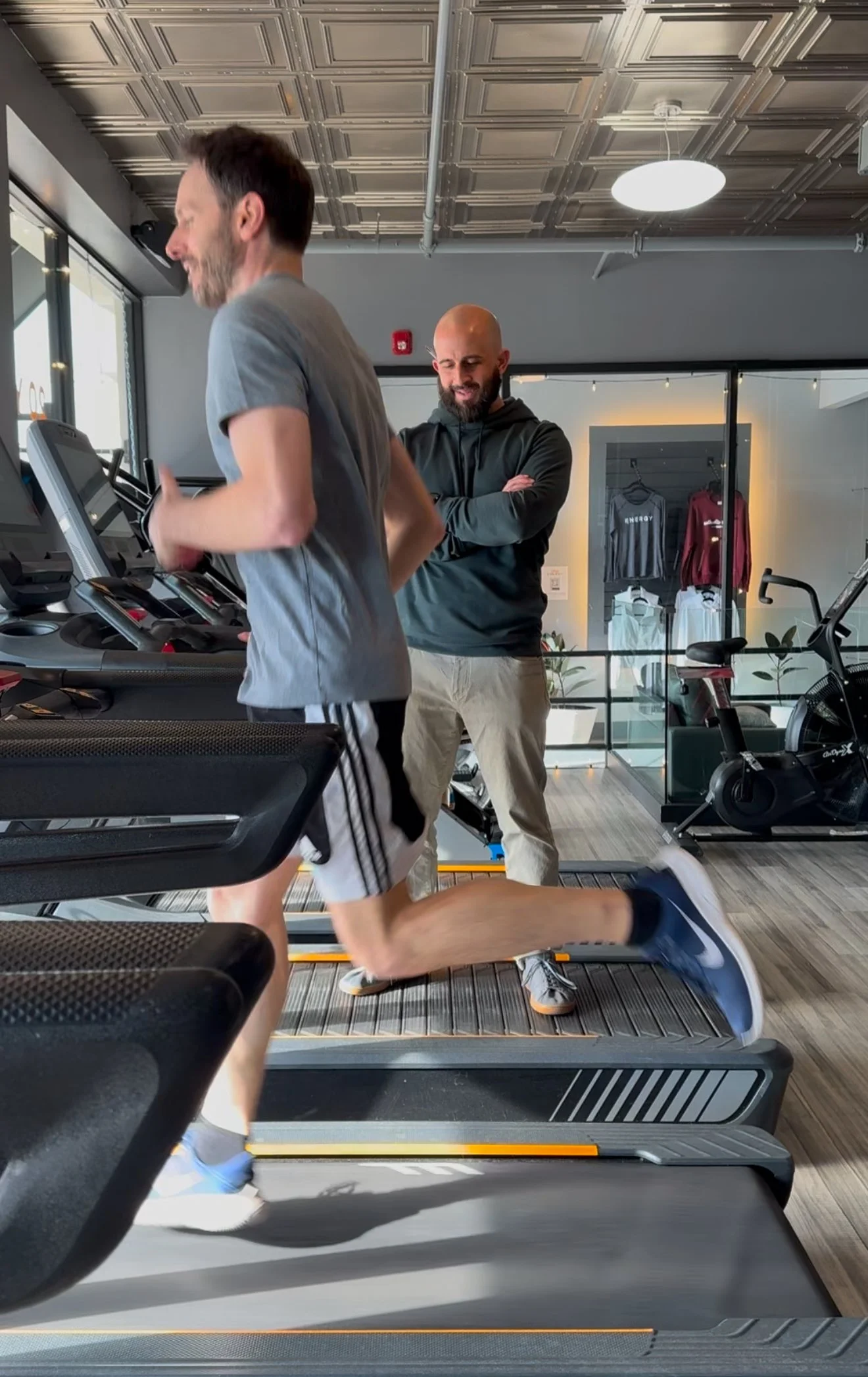 Runner receiving gait analysis and physical therapy treatment at Trident Physical Therapy in Rockville Centre, NY