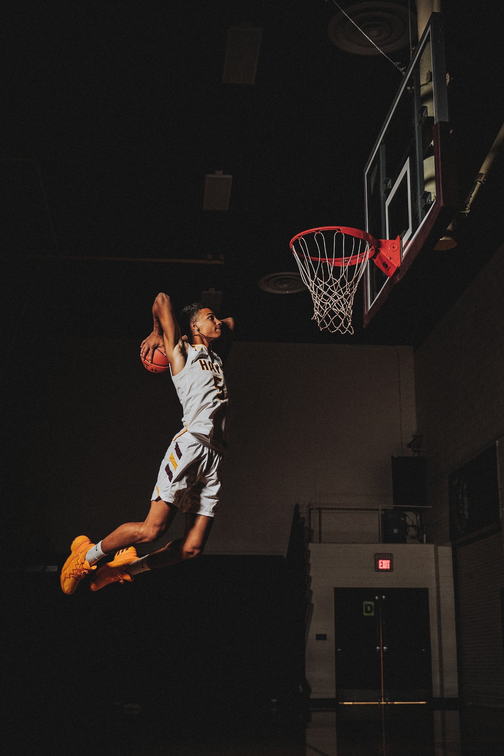 Return to Sport for Basketball Players: Mastering Landing Mechanics Post-Knee Injury
