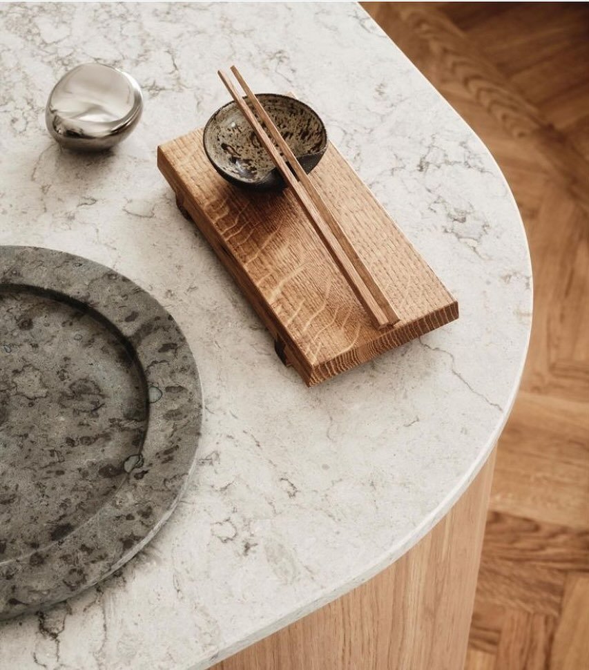Kitchen accessories by @ela.grima and me, featured in this stunning @nordiskakok

Timeless elegance and natural material beauty.

Styling @annafurbacken
Photo @andreapapiniphotographer

#skanstorget #skandinavianhome #kitchendesign #svenskdesign #inr