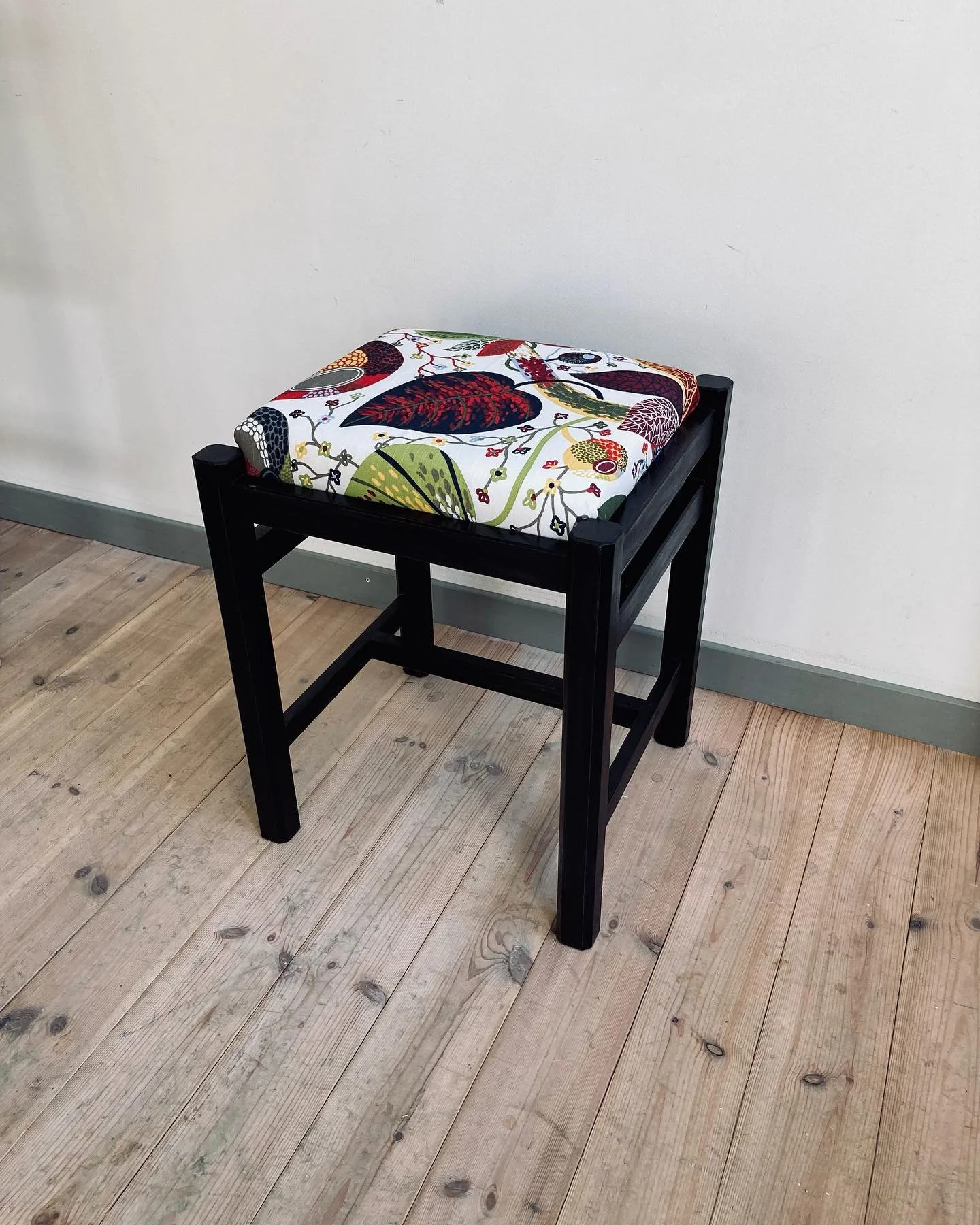 Stools, limited edition.

We have a produced a couple of stools and longer benches, that work as entry bench, extra sit or daybed. Here is one of our favorite. send message if you are interested in this one or to know more about the others.

#hallinr