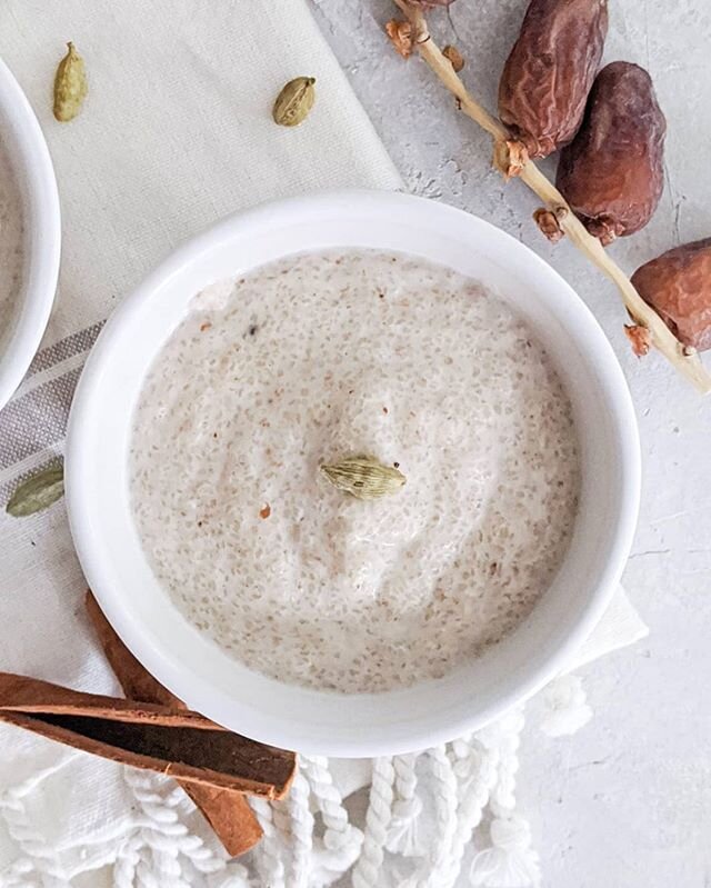 Talk about stepping up your porridge game! This delicious Coconut Fonio Porridge dessert made by @inafoodieskitchen uses full fat coconut milk, cinnamon, cardamom, date paste as a sweetener and our favourite ancient grain, Fonio. You can also add fla