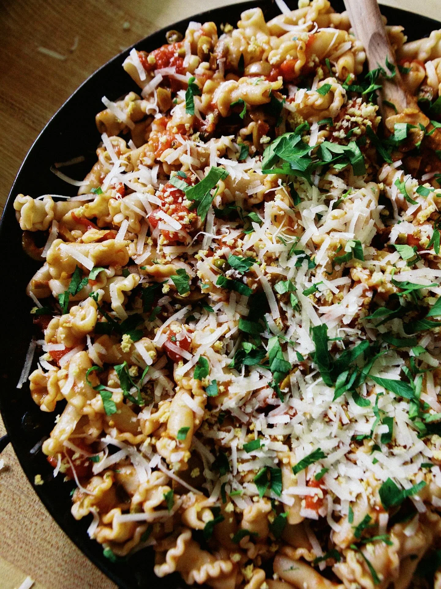 PSA: Your Thanksgiving table needs more pasta. Trust us. Swing by the shop today to grab all the essentials for next week. Spices, sauces, pasta &amp; so much more!

 #freshpasta #shoplocal #shopsmall #smallbatch #lynchburgva #noodsareforsharing #scr
