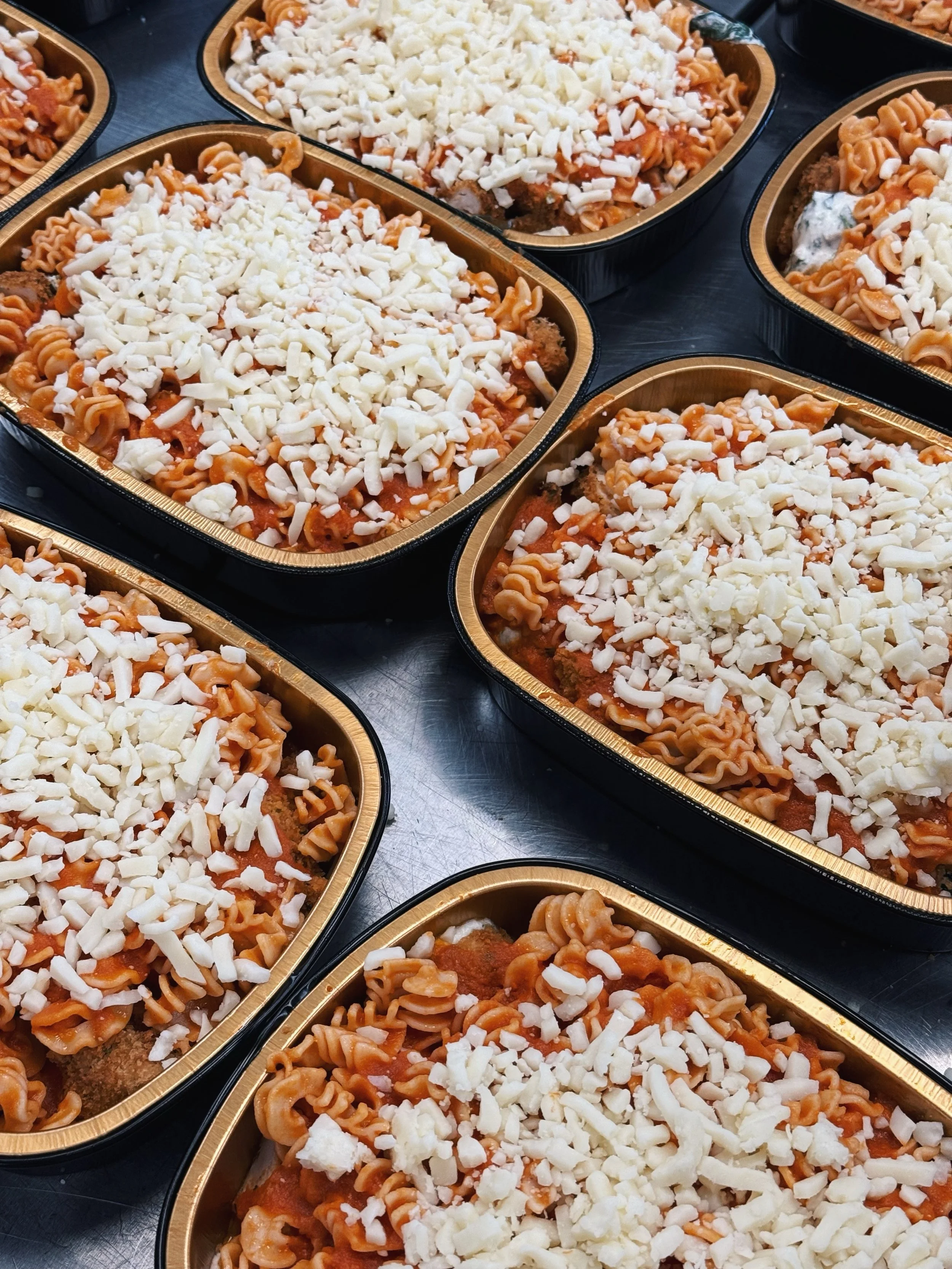 Not in the mood to cook dinner? We&rsquo;ve got you covered 🫡 
Our classic Chicken Parm, made in house with all the good stuff. Find it in our freezer for a quick, easy, but full of flavor meal!