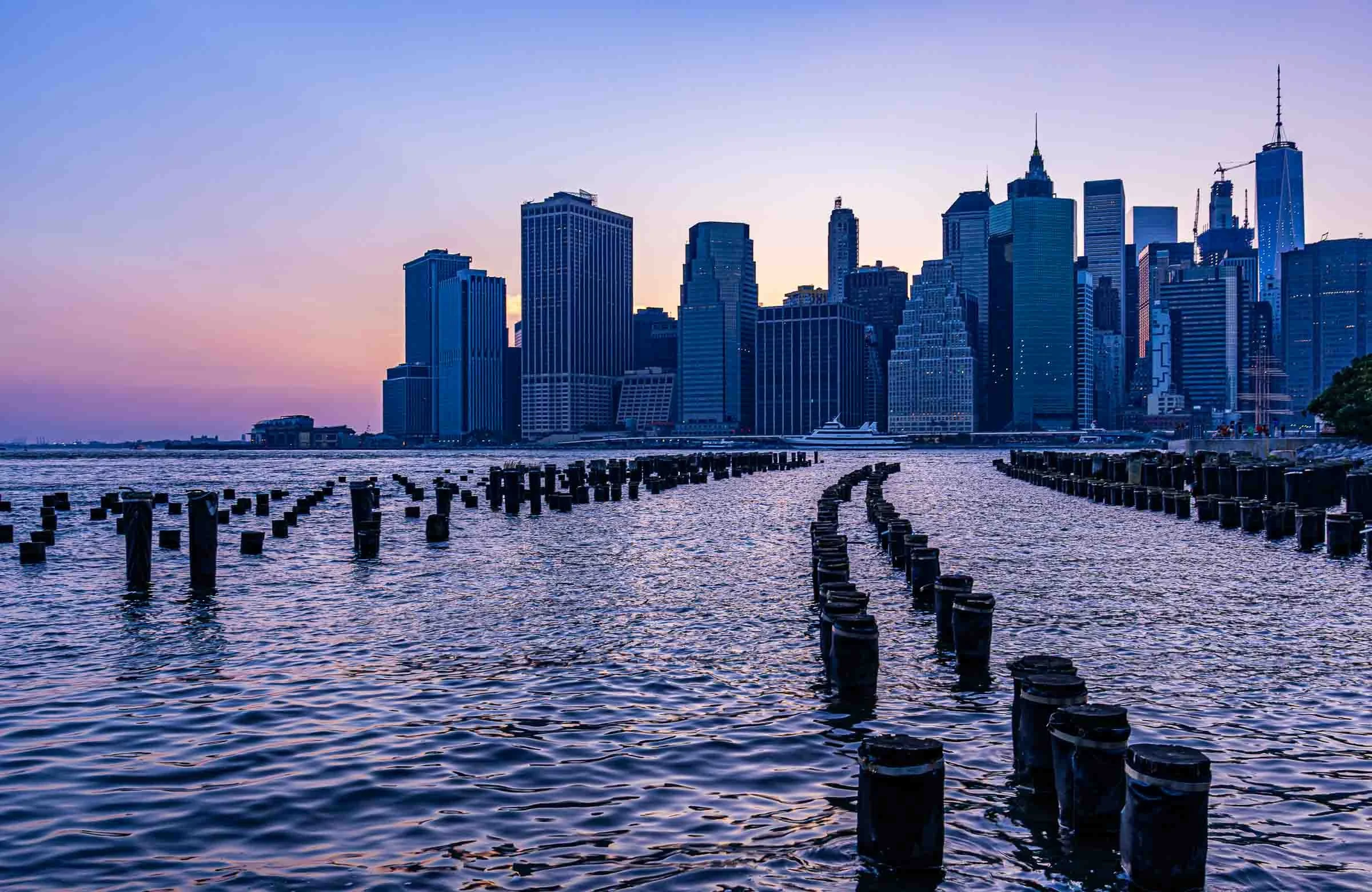 manhattan sunset from brooklyn bridge park