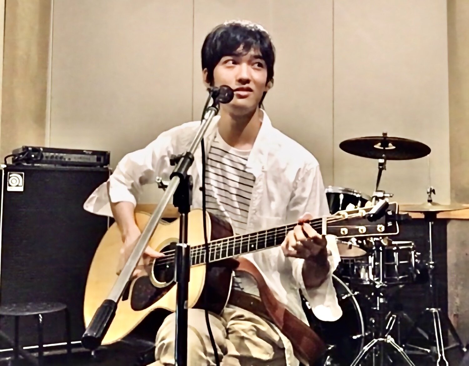 講師紹介☆アコースティックギター講師ジュン