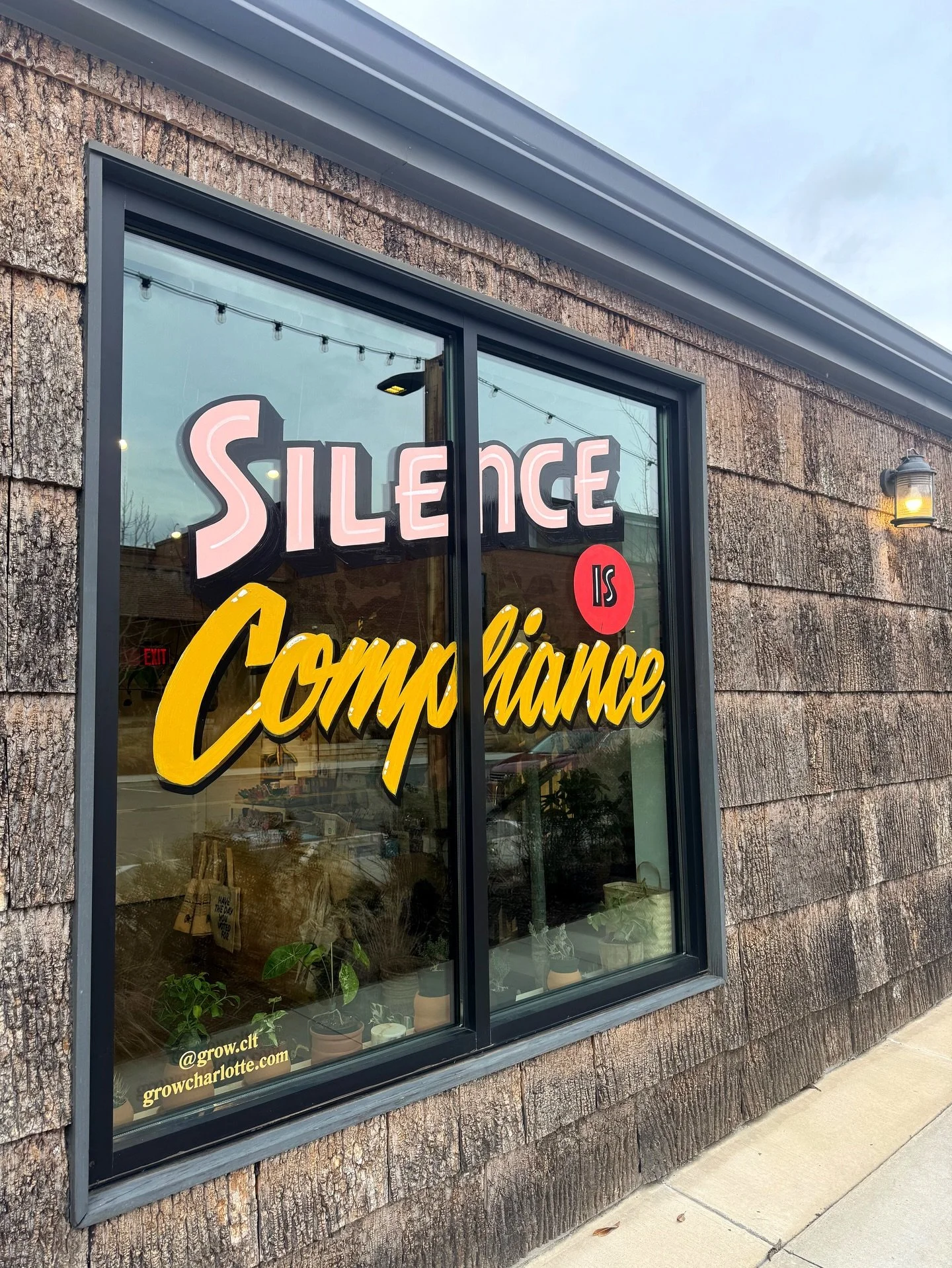 got some fresh new window bling from @primetime.signs today!