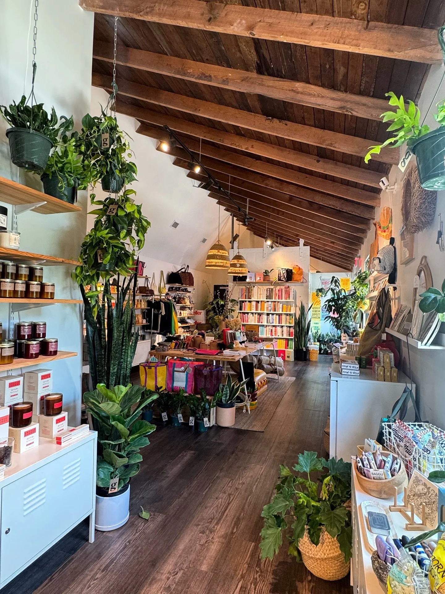 some things you&rsquo;ll absolutely find in the shop this week&hellip;
the most thoughtful teachers appreciation week gifts (we have gift cards, too!), literally every single thing your mom wants (mother&rsquo;s day is this sunday!) + hundreds of way
