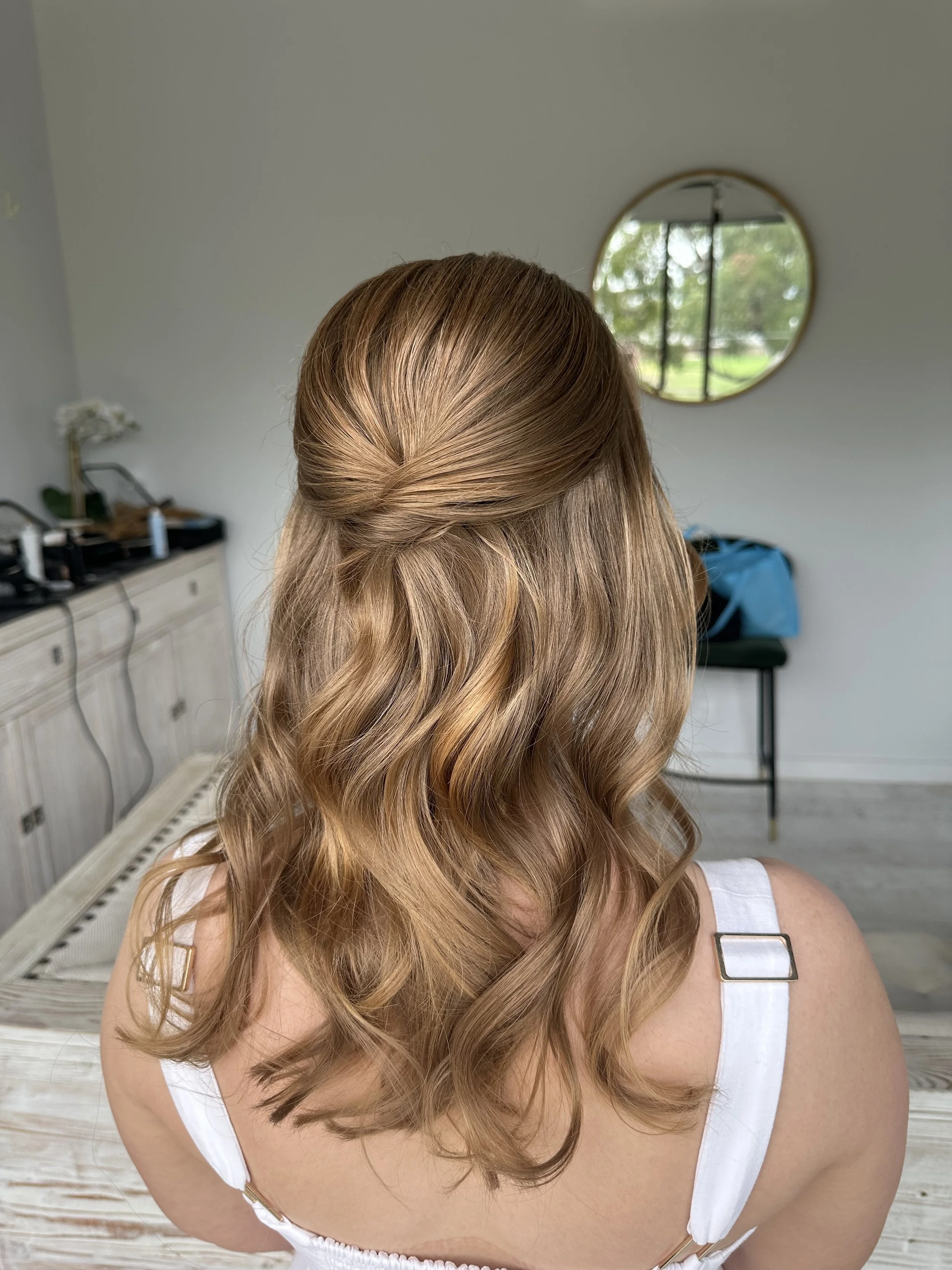 How to Choose the Right Bridal Hairstyle for Your Face Shape