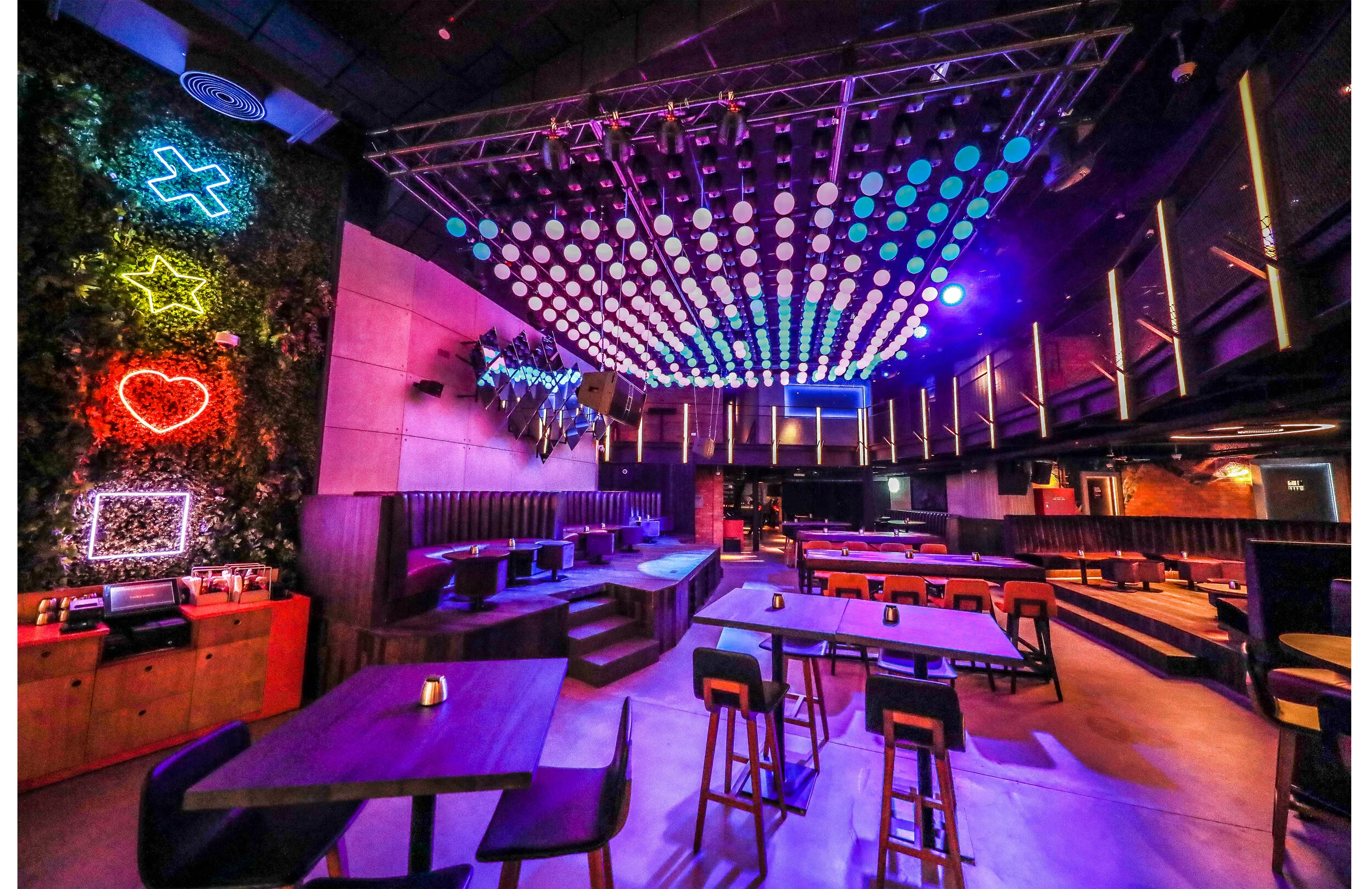 LUCKY VOICE CONTENT PHOTO 7.jpg