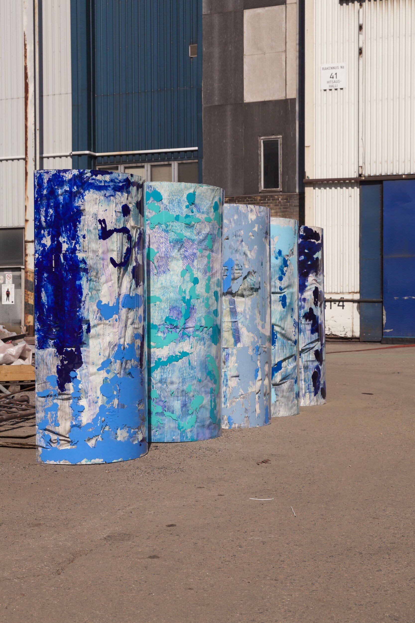 Blue Waves, 2019, 5 x 190 x 100 cm, mixed media on recycled plastic