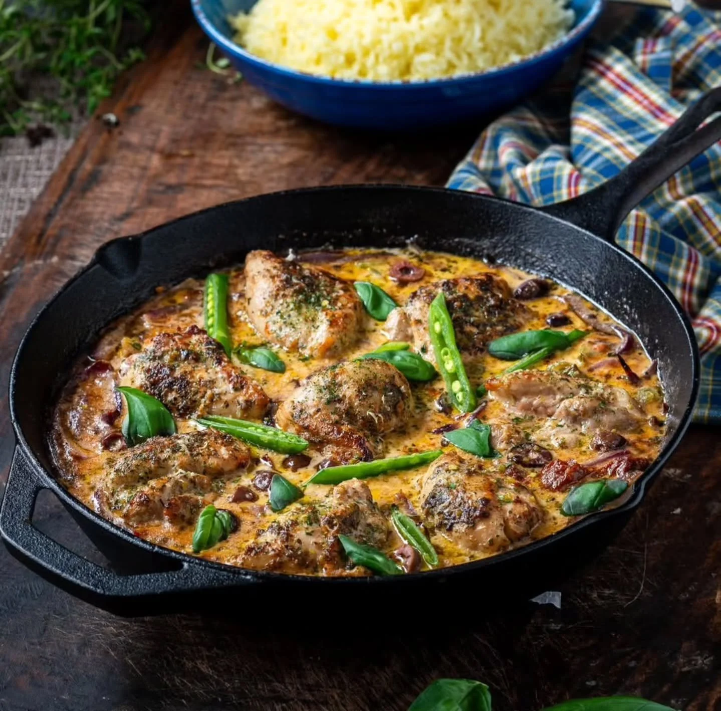 ✨✨✨ Helgtips ✨✨✨

Kr&auml;mig kycklingpanna 

Kyckling k&ouml;per du s&aring;klart av god sort, lokalproducerad i mindre skala av personer med ett varmt hj&auml;rta och som l&aring;tit kycklingarna leva p&aring; ett respektfullt och h&aring;llbart vi