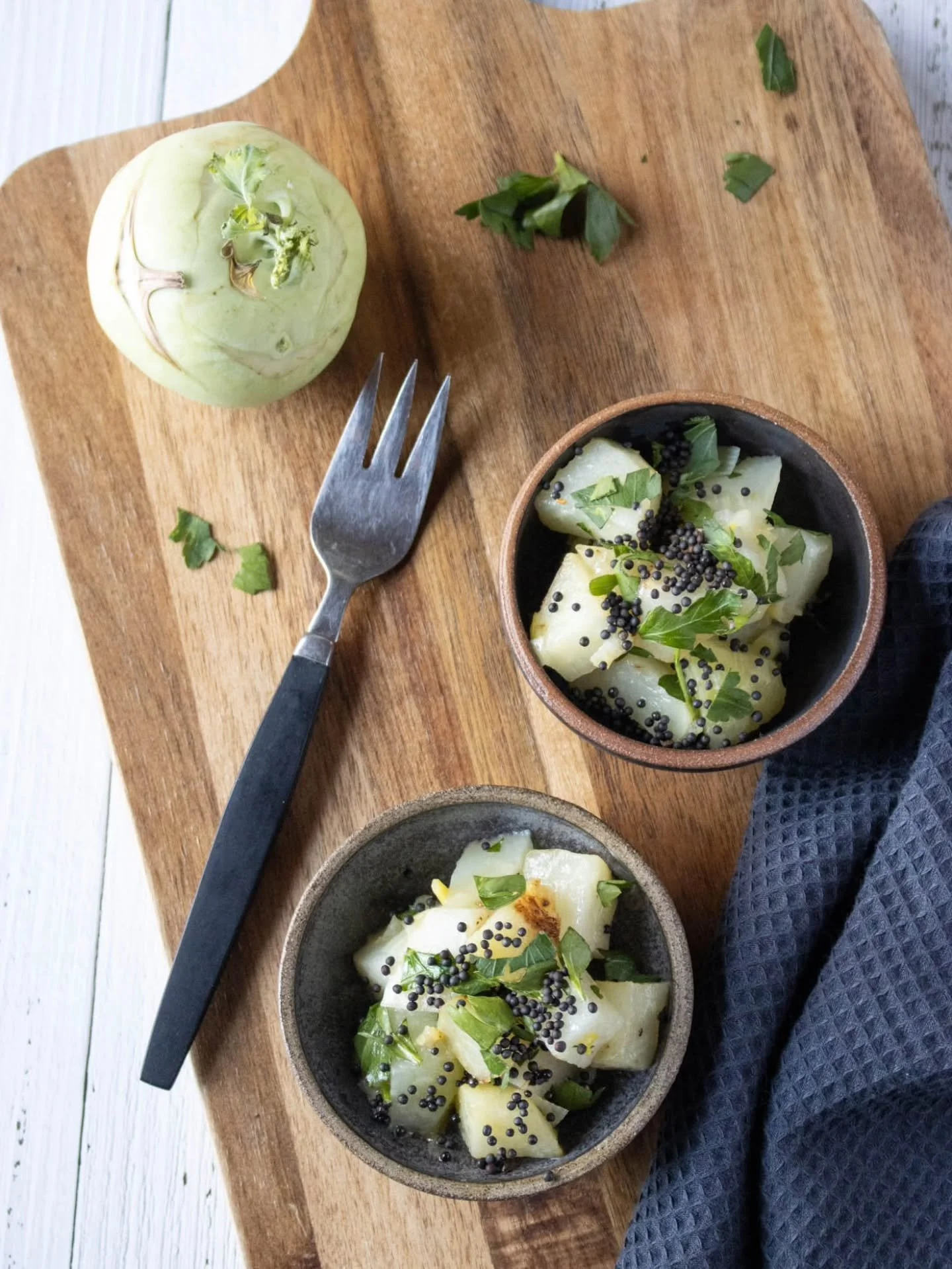 K&aring;lrabbi med rostade rapsfr&ouml;n

K&aring;lrabbi &auml;r verkligen underskattad och f&ouml;rtj&auml;nar att lyftas.&nbsp;Den milda smaken passar utm&auml;rkt att kokas eller rostas i ugnen.&nbsp;

En utm&auml;rkt, h&aring;llbar h&ouml;st- &am