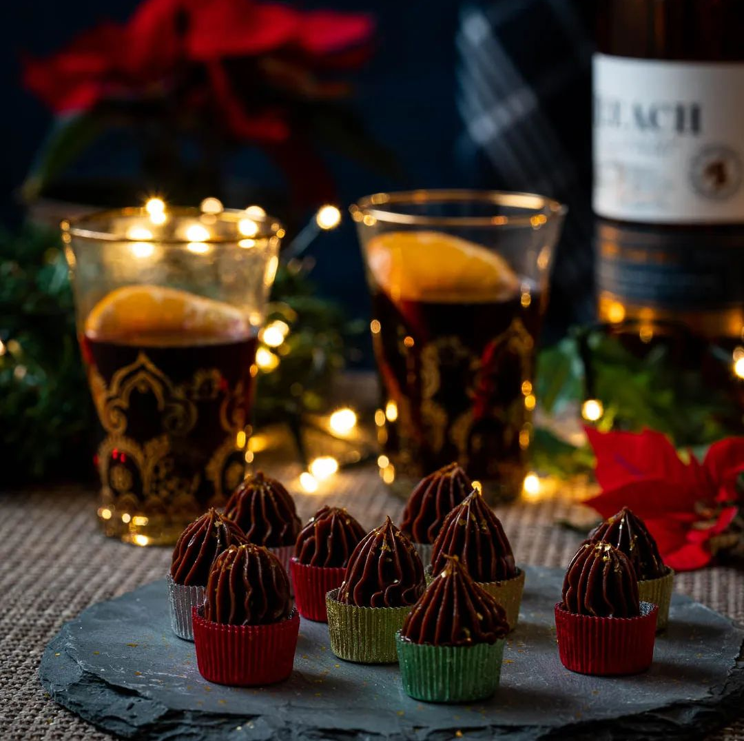 Chokladtryffel med whisky och guldflakes