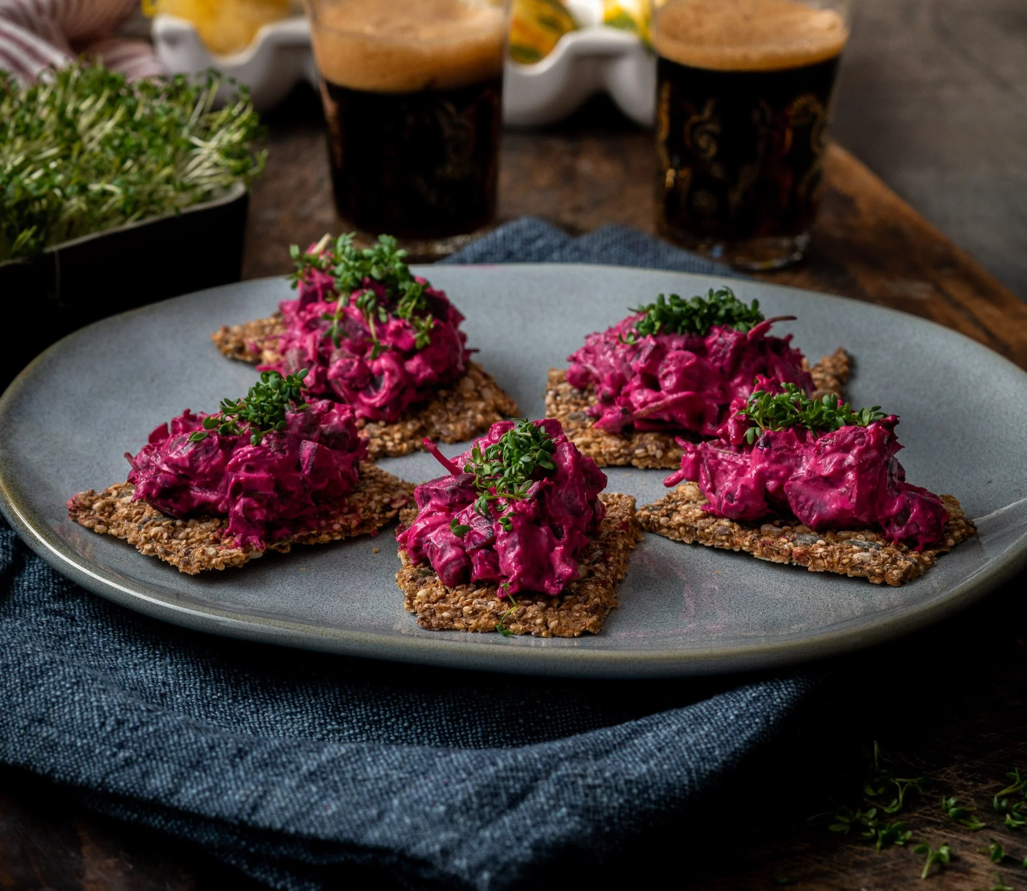 Matjesröra med rödbetor och kapris