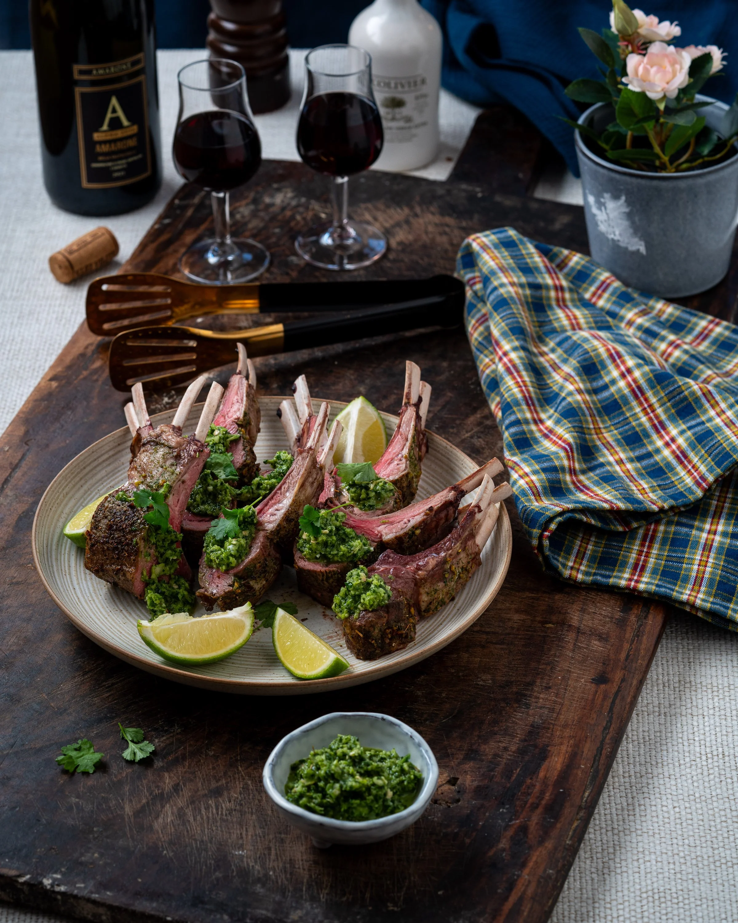 Lammracks med mynta- &amp; koriandersalsa