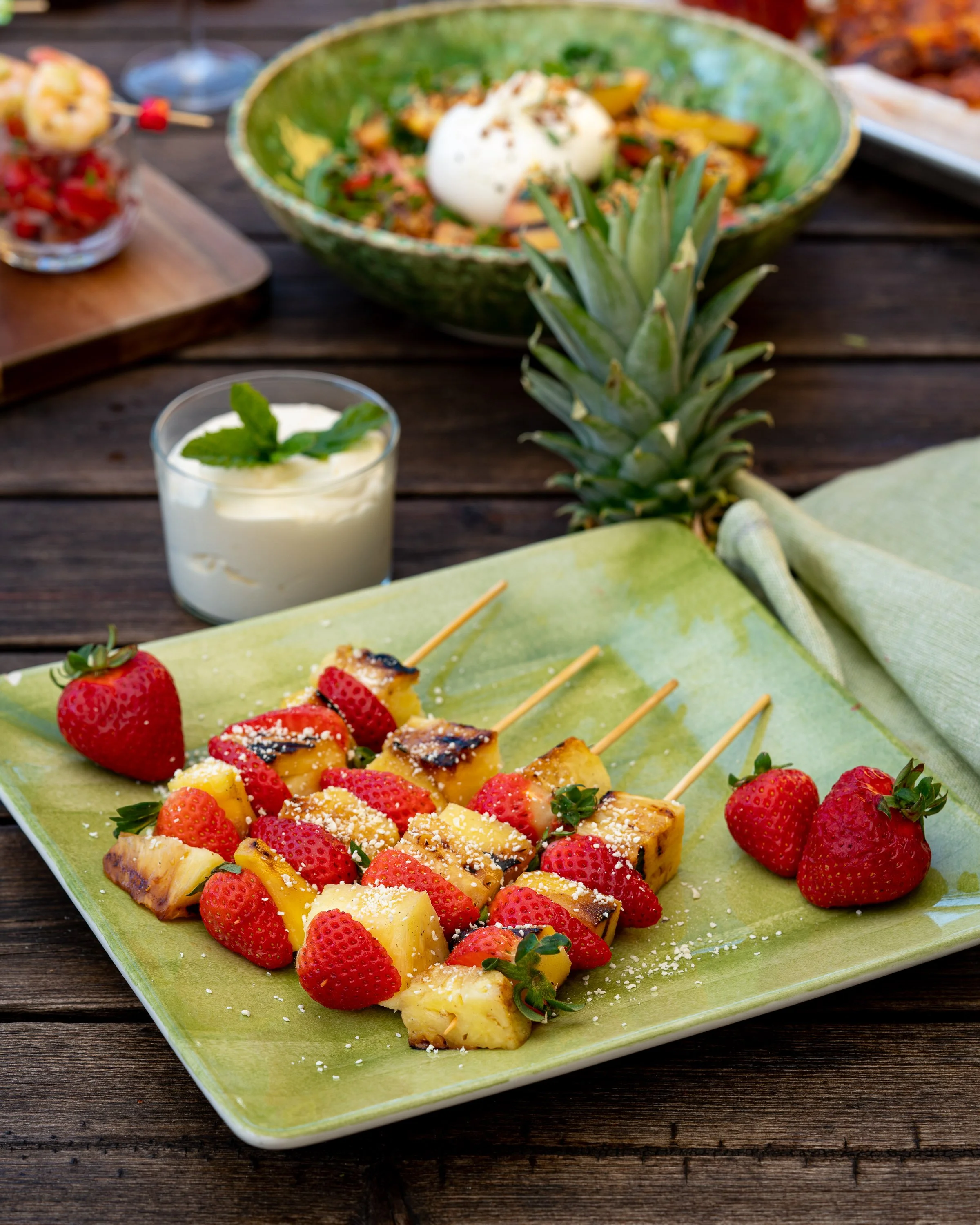 Grillade fruktspett med vit choklad och rom- &amp; vaniljmascarpone